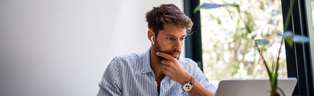 Choosing the right IRA for you. The differences between a Roth IRA vs Traditional IRA in this article by Rockland Trust.